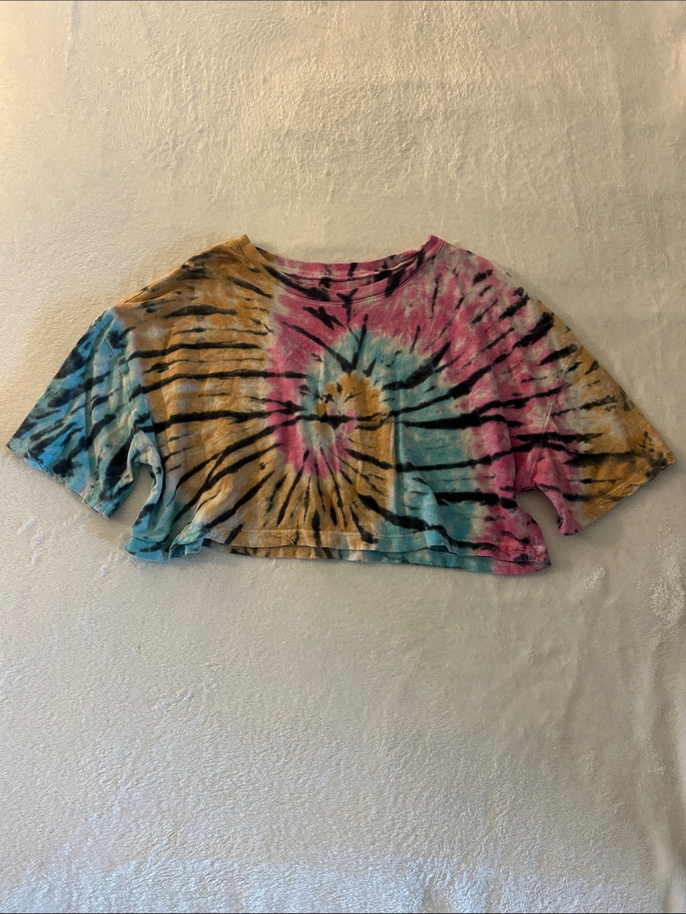 Aeropostale Tie-Dye Cropped Tee in Pink, Blue & Gold
